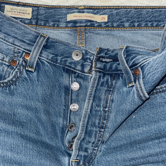Levi’s Ribcage Straight Jeans - Picture 2 of 5